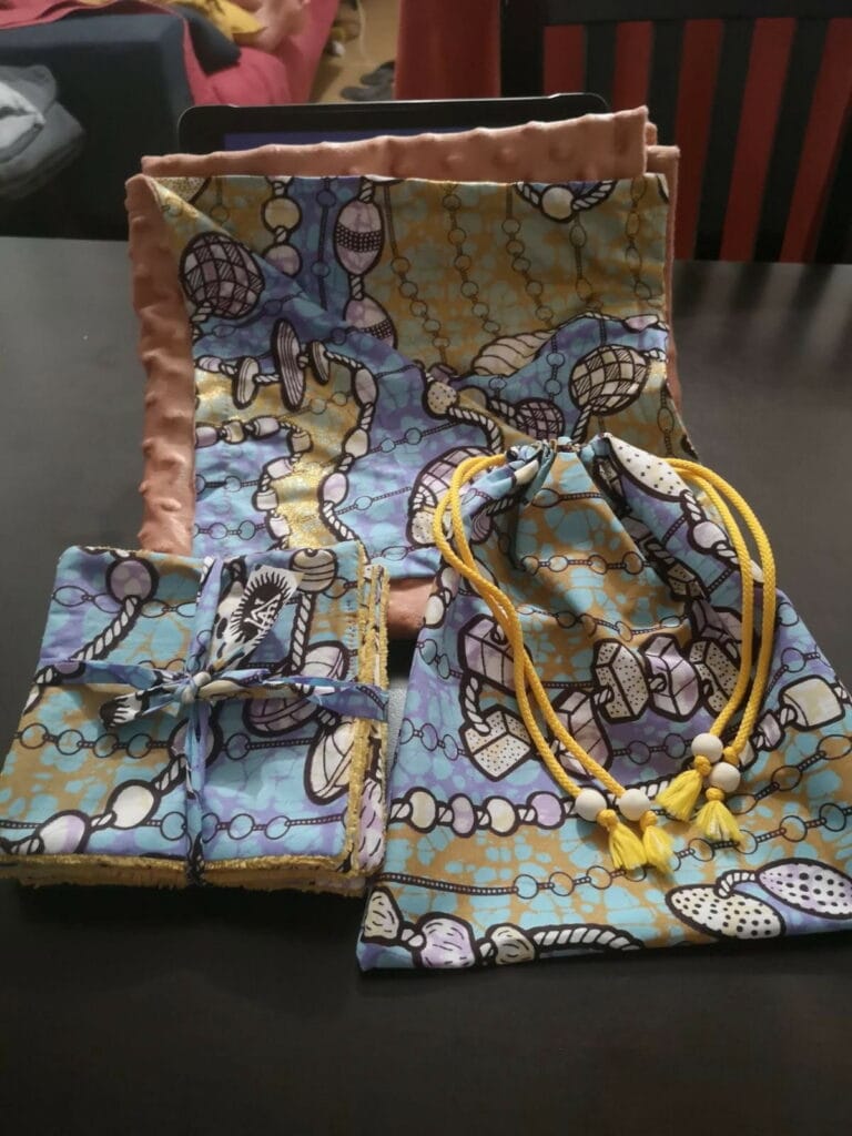 pochons jaune et bleu